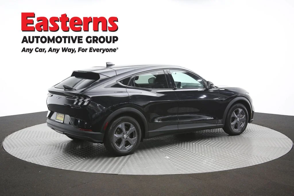 Used 2021 Black Ford Select image 40