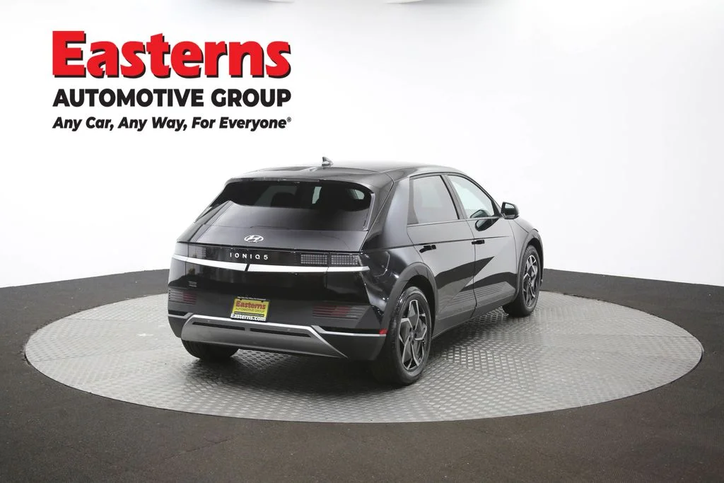 Used 2024 Black Hyundai SEL image 38