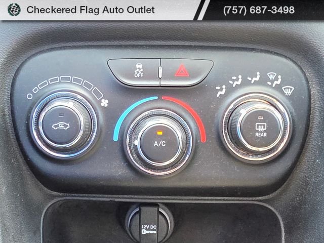 Used 2016 Laser Blue Pearlcoat Dodge SXT image 13