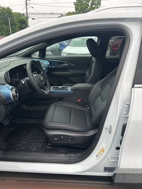 New 2026 White Chevrolet LT image 18