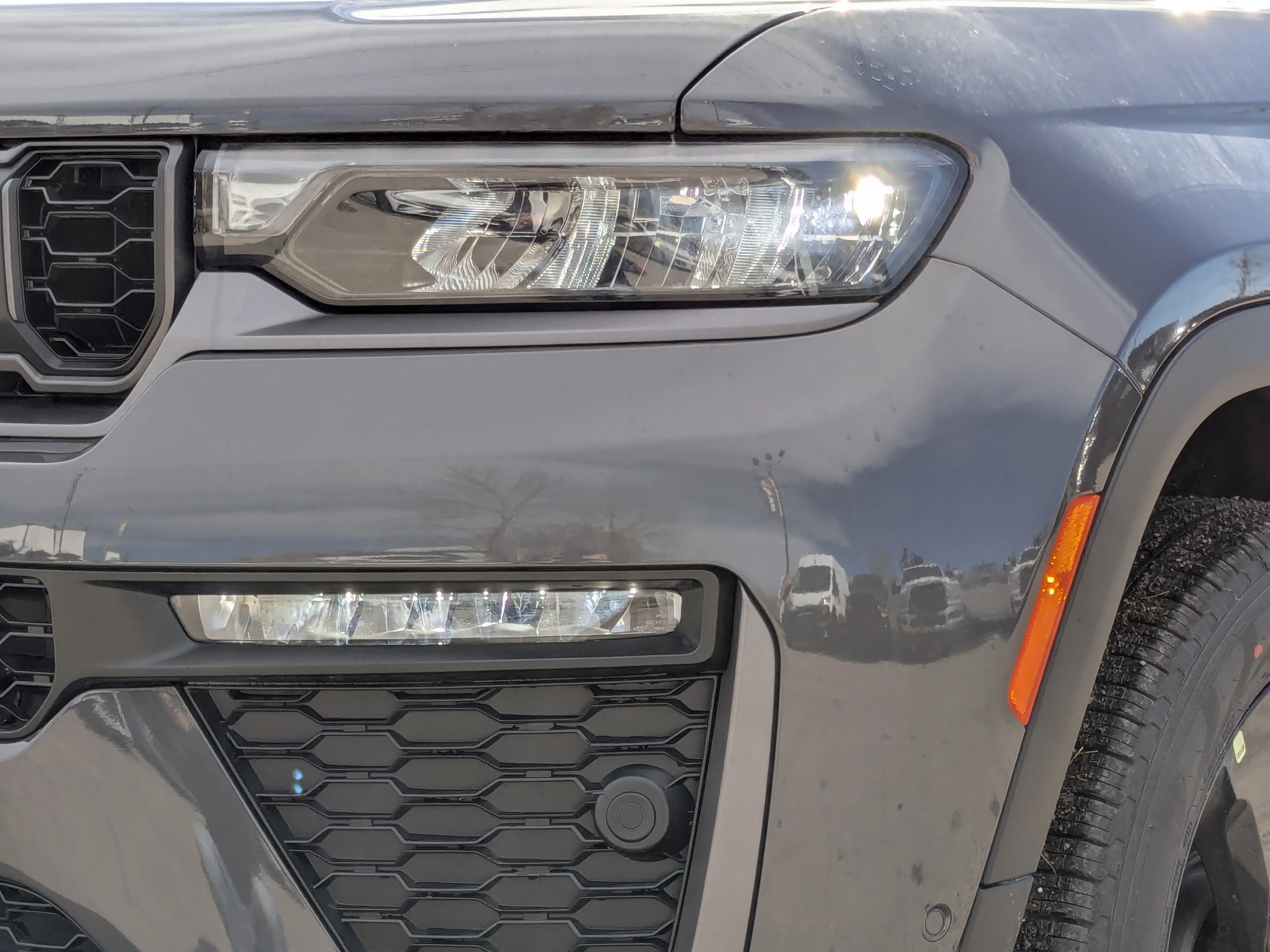 New 2026 Grey Jeep Limited - -Panoramic Sunroof - Limited Altitude Pack - 20 Gloss Black Wheels - Luxury Tch II & More image 10