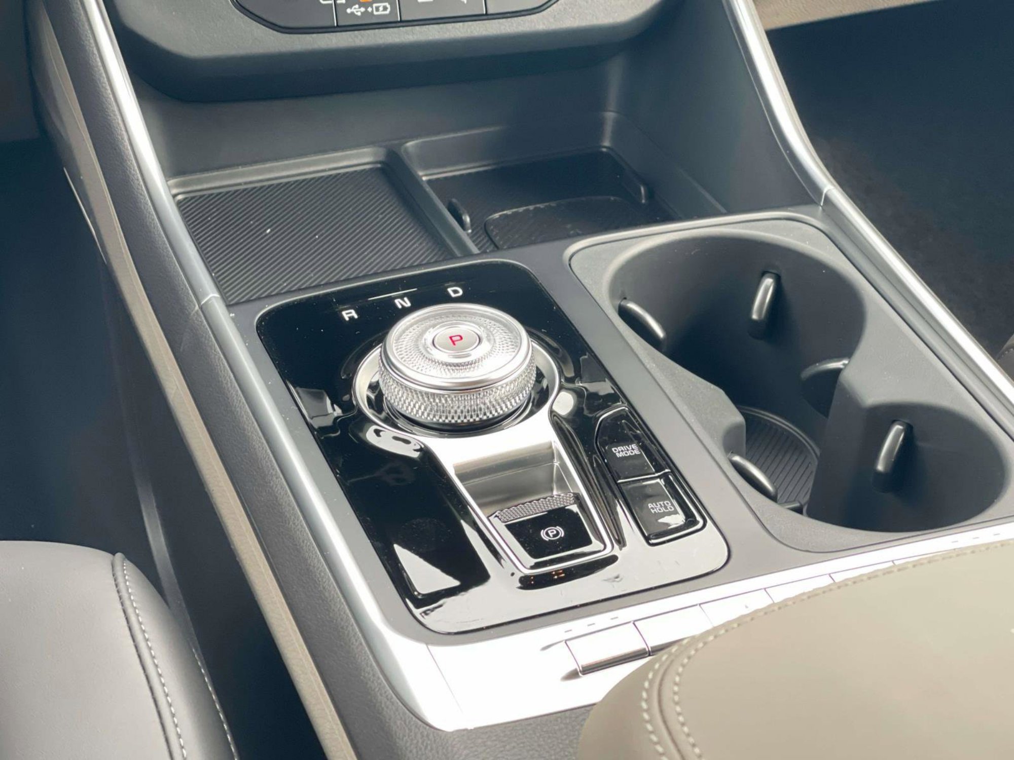 New 2026 Ivory Silver Kia EX image 16