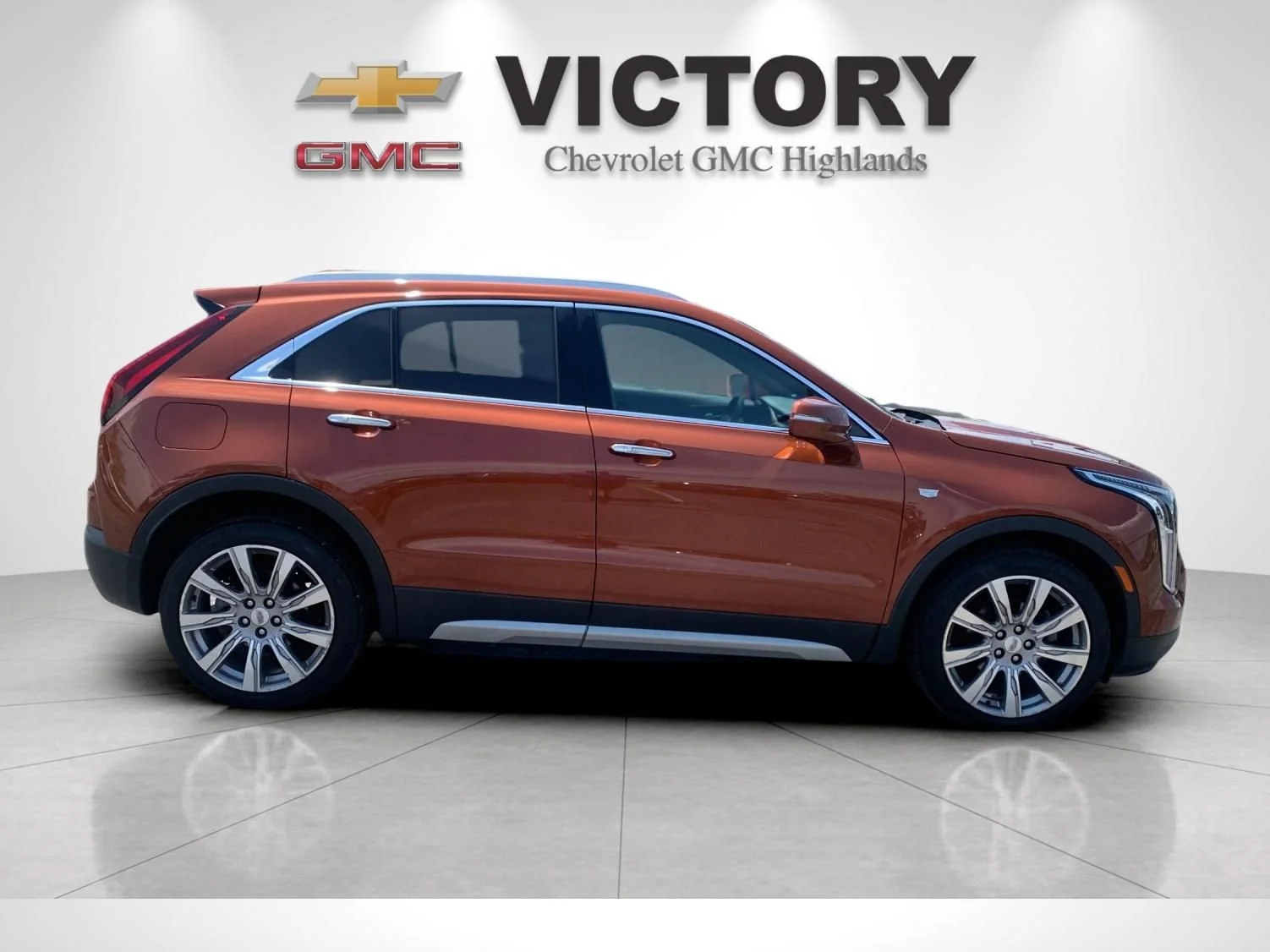 Used 2019 AUTUMN METALLIC Cadillac AWD Premium Luxury image 2