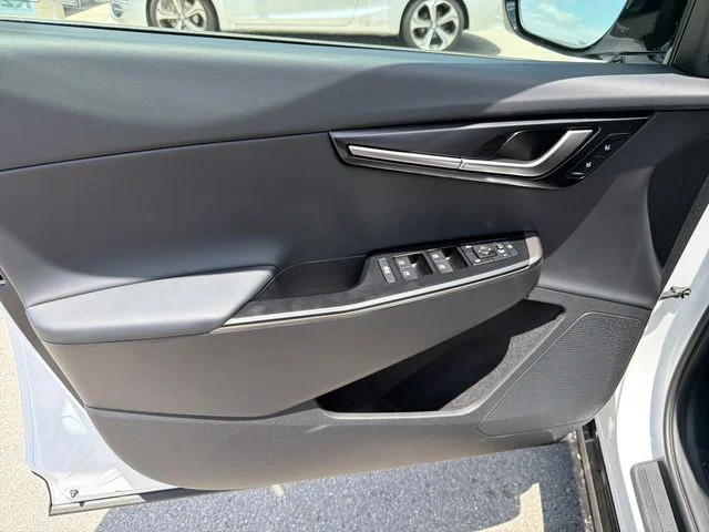 New 2026 Glacial White Pearl Kia WIND image 17