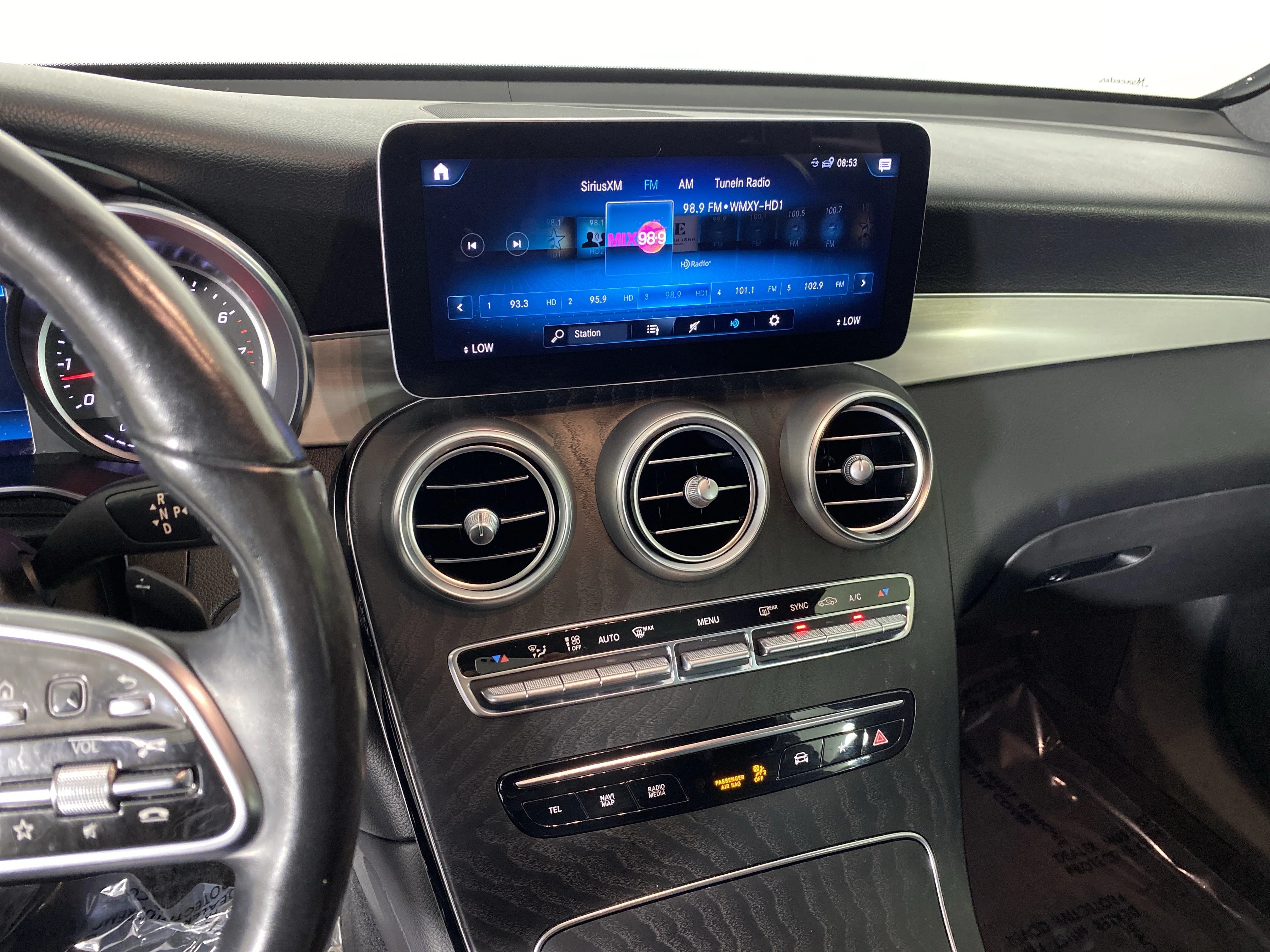 Used 2021 Obsidian Black Metallic Mercedes-Benz GLC 300 image 26