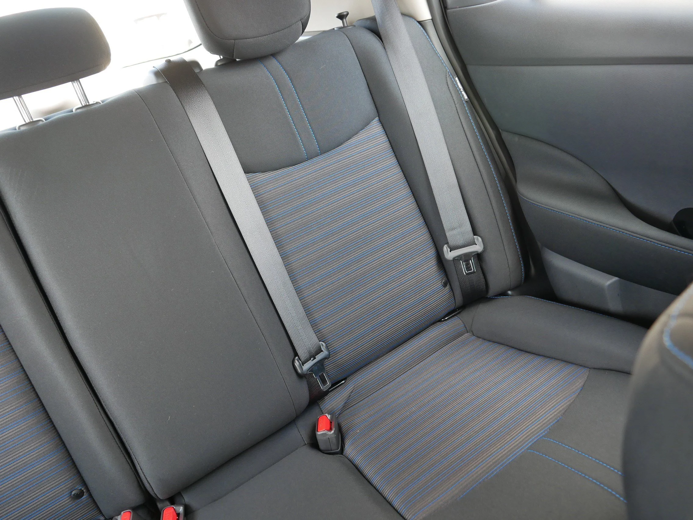 Used 2025 Brilliant Silver Metallic Nissan SV PLUS image 14