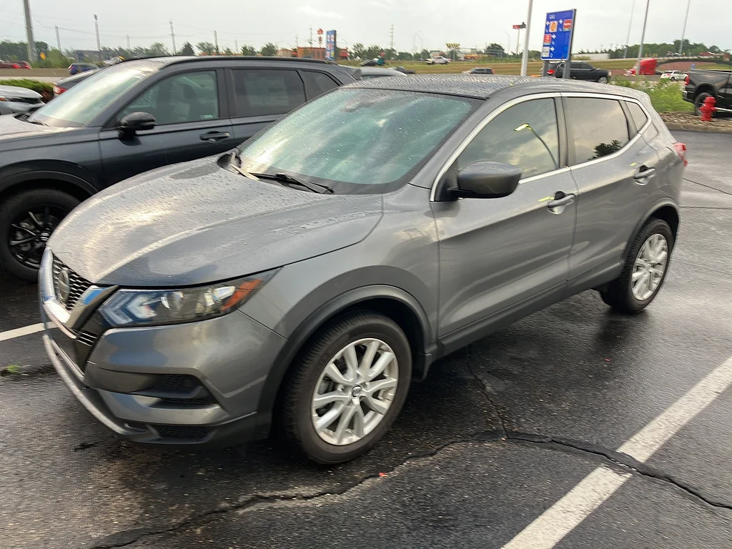 Used 2021 Gun Metallic Nissan S image 33