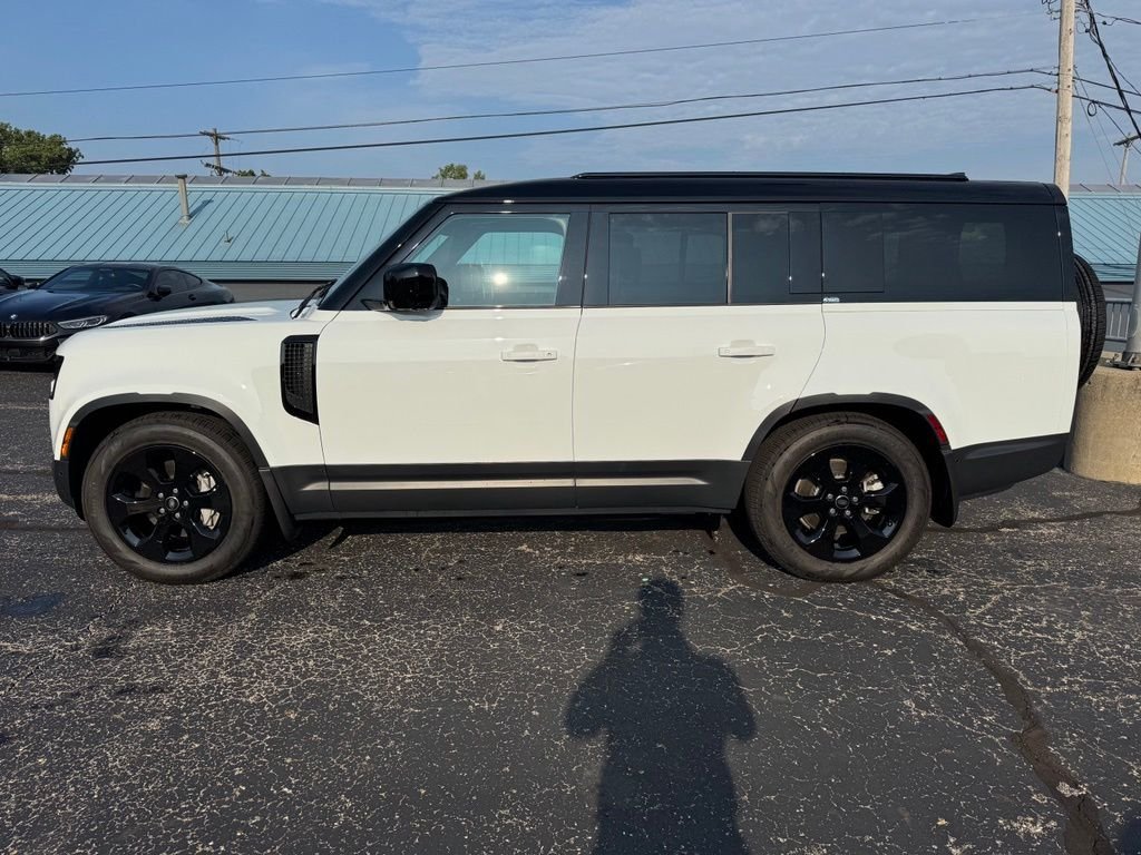 Used 2025 Fuji White Land Rover S image 3