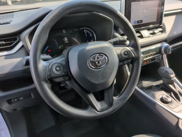 Used 2025 White Toyota LE image 24