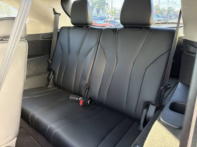 Used 2023 Silver Acura w/Technology Package image 26