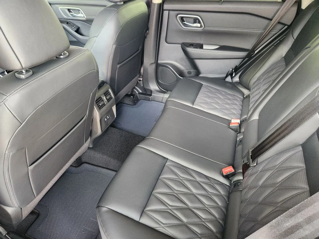 New 2026 Obsidian Green Pearl Nissan Platinum image 20