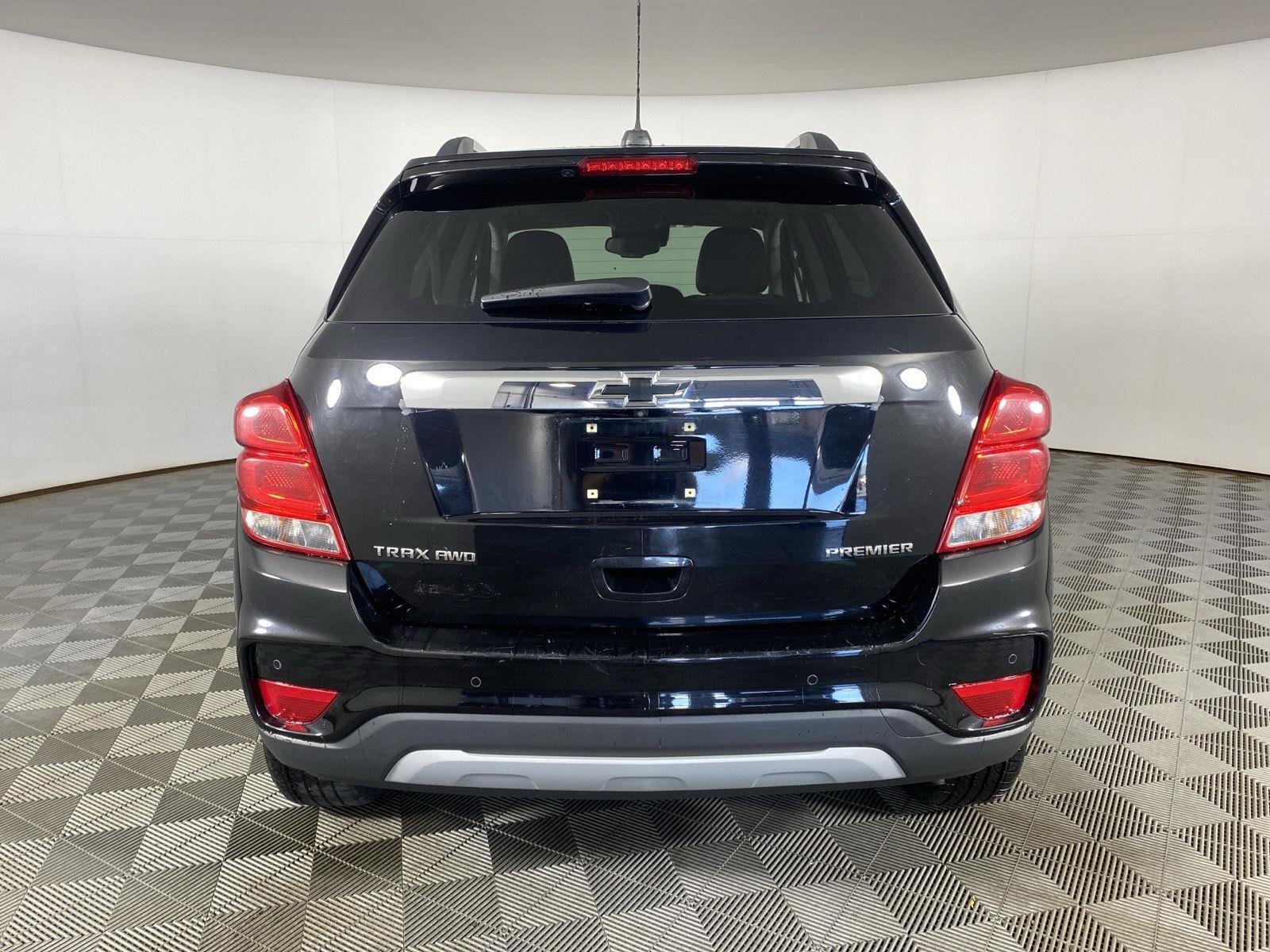 Used 2019 Mosaic Black Metallic Chevrolet Premier image 6