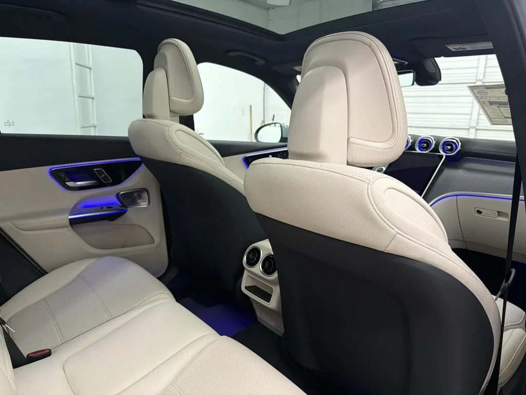 New 2027 White Mercedes-Benz GLC 300 image 23