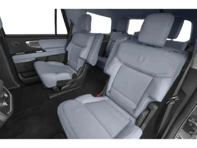 New 2027 Marsh Gray Ford Platinum image 10