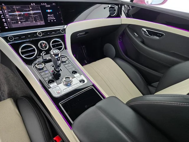Used 2022  Bentley V8 image 4