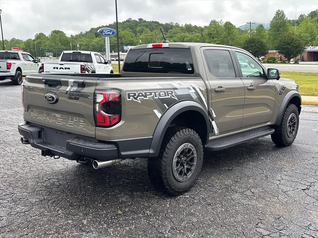 2025 Ford Ranger Raptor - Photo 8