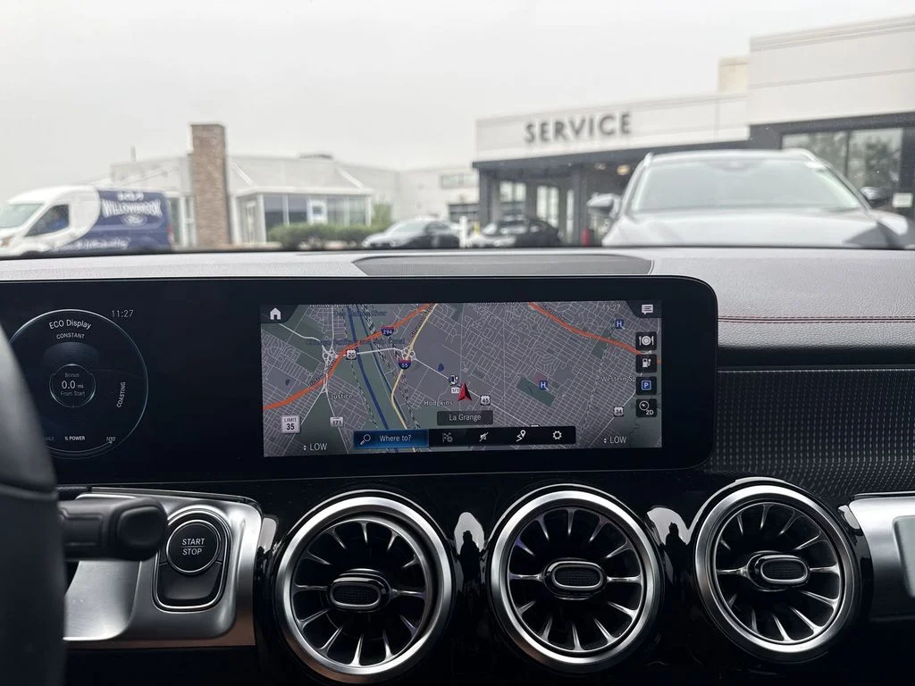 Used 2023  Mercedes-Benz 300 image 18