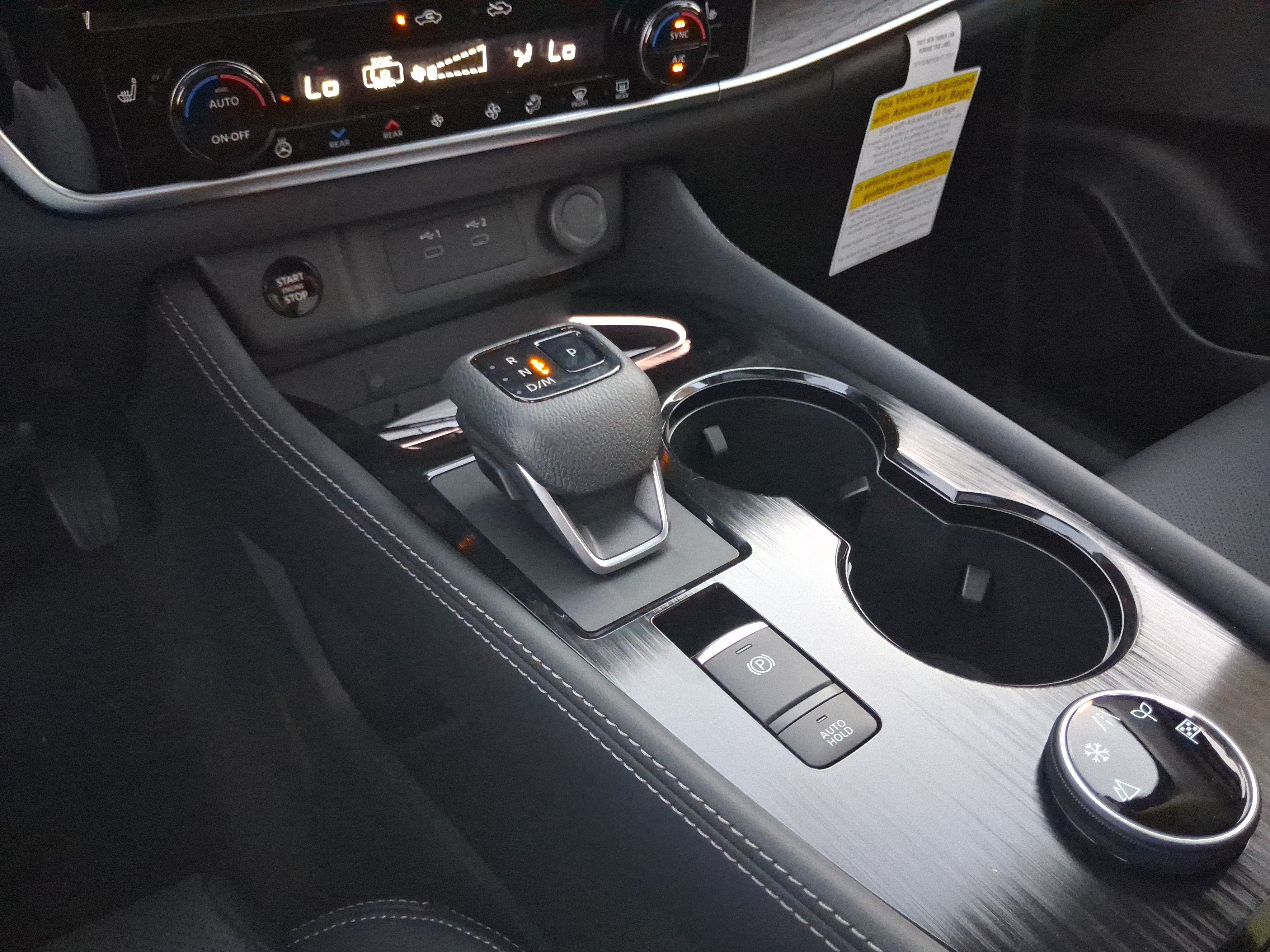 New 2026 Boulder Gray Pearl / Super Black Two-tone Nissan Platinum image 10