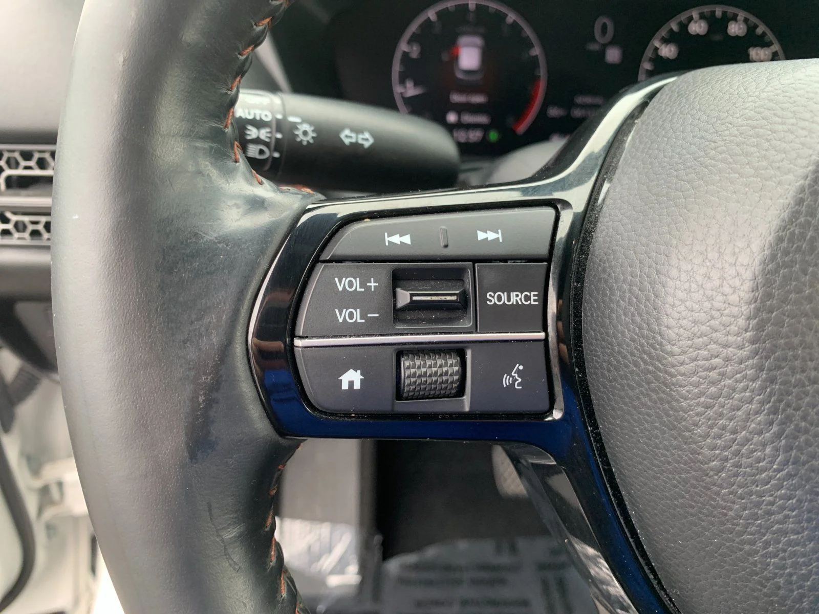 Used 2024  Honda Sport image 27