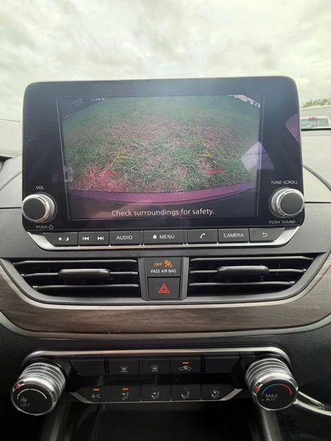 Used 2024 Red Nissan 2.5 SV image 5
