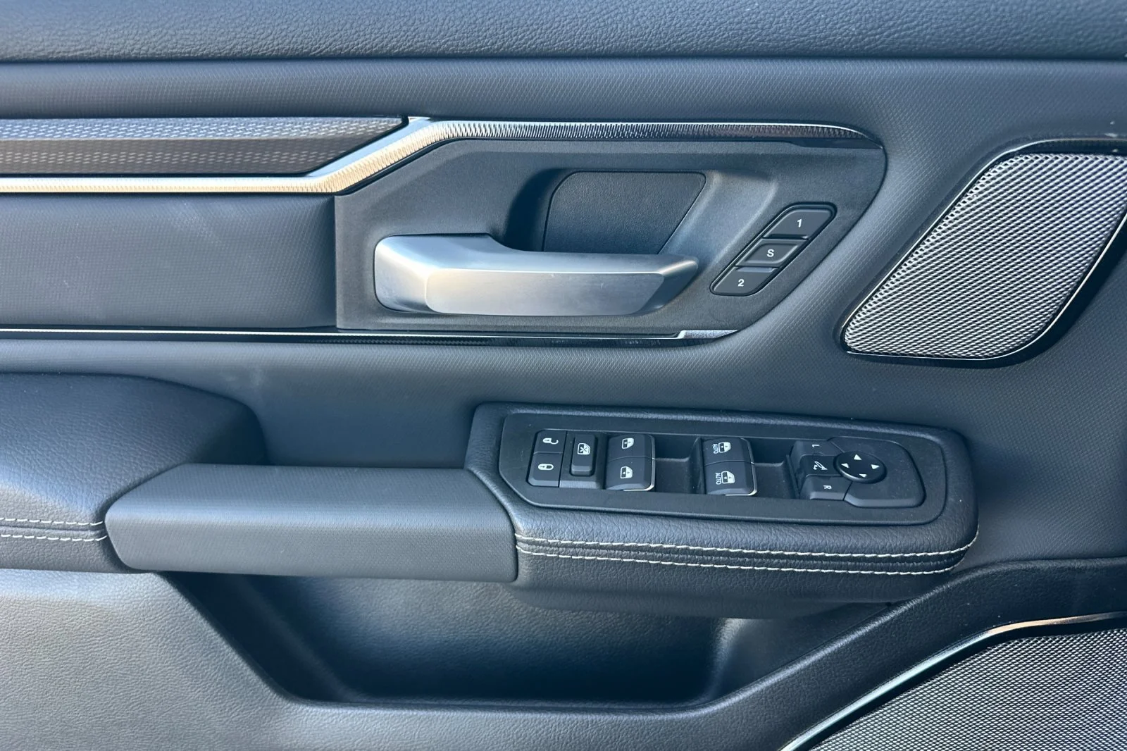 2026 RAM 1500 Rebel - Photo 11