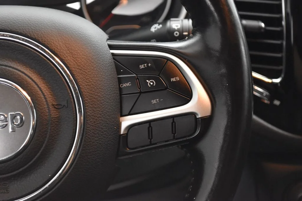 Used 2020 Black Jeep Limited image 10