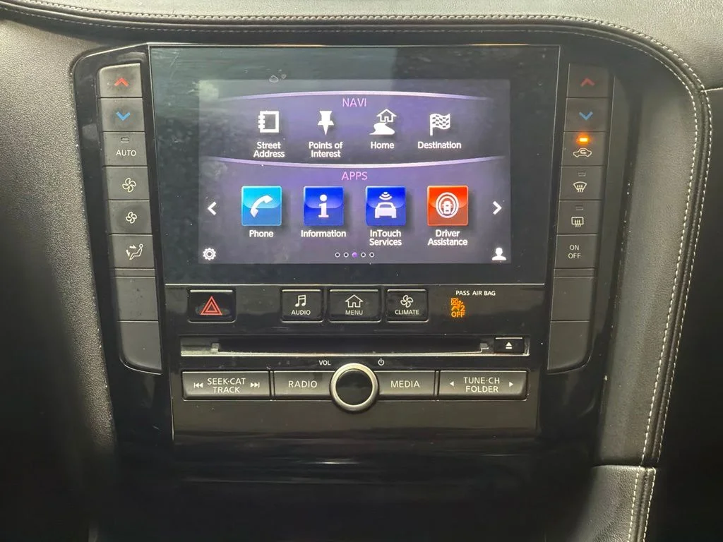 Used 2019 Black Obsidian INFINITI LUXE image 18
