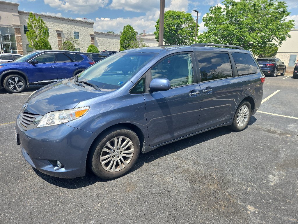 Used 2017 Blue Toyota XLE image 6