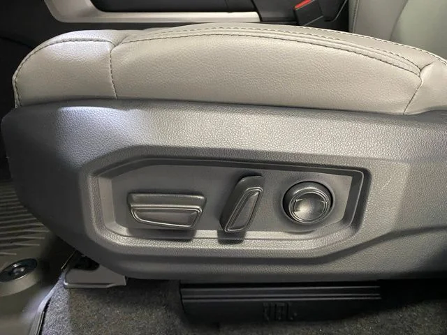 2026 Toyota Tundra Limited - Photo 14