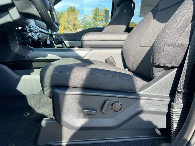 New 2026 Carbonized Gray Metallic Ford XLT image 23