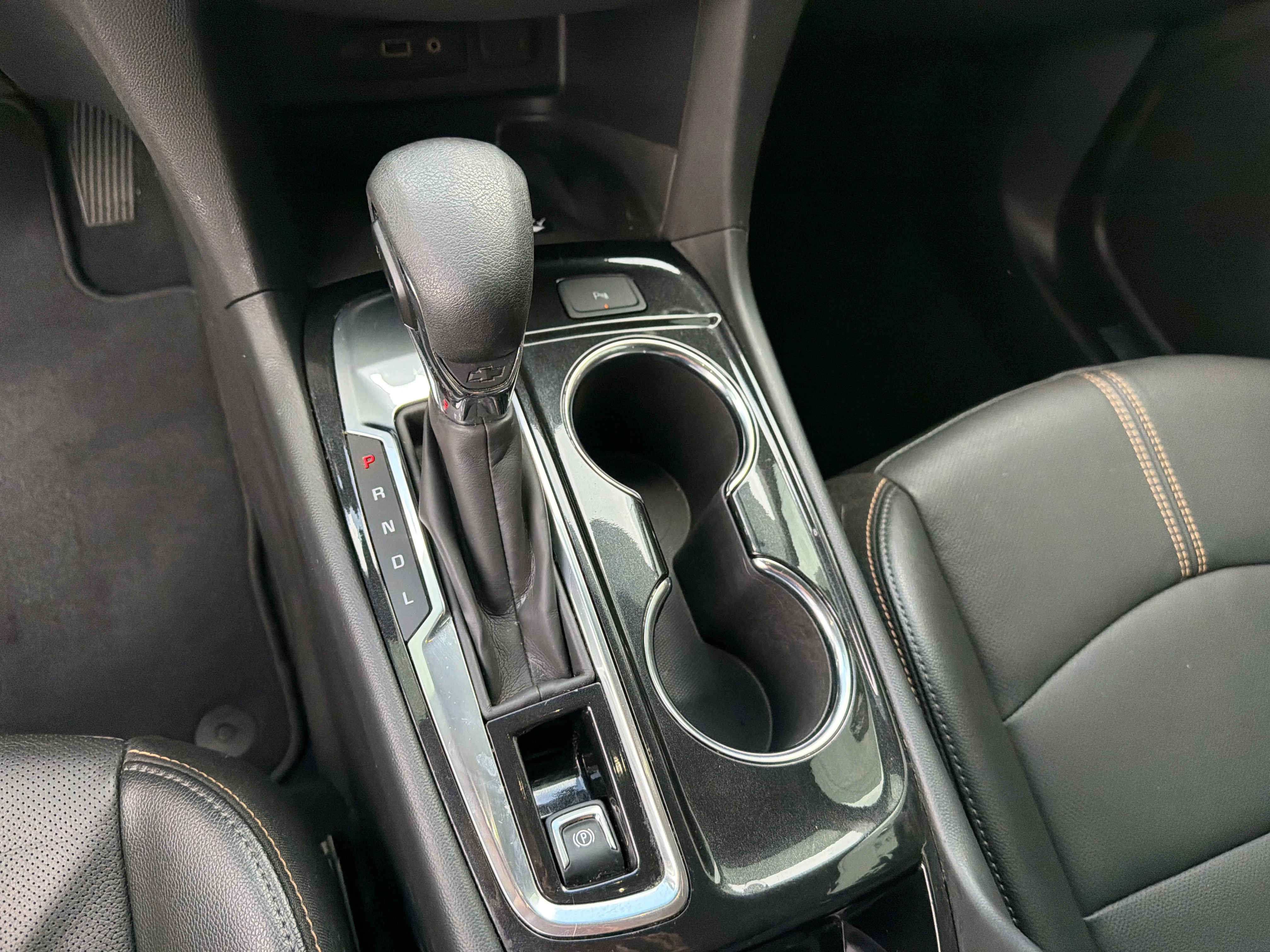 Used 2024 Riptide Blue Metallic Chevrolet Premier image 29