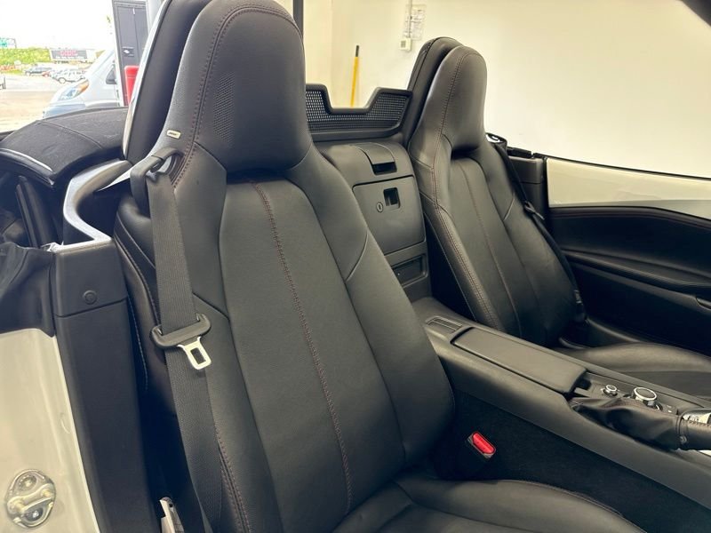 Used 2016 White Mazda Grand Touring image 17