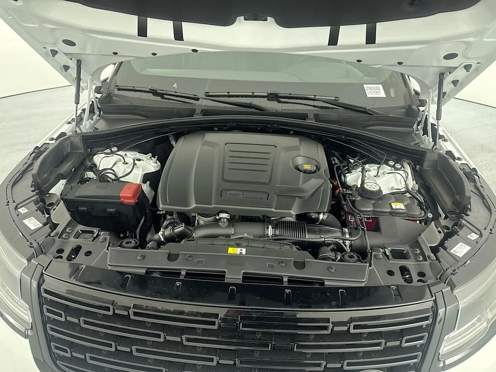 New 2026 Fuji White Land Rover Dynamic SE image 30