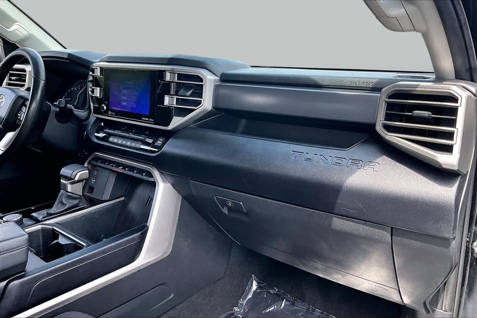 Used 2022 Midnight Black Metallic Toyota SR5 image 18