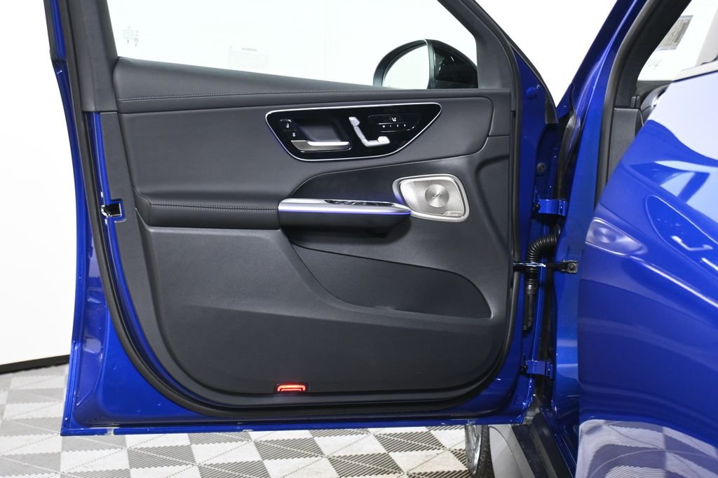 Used 2026 Starling Blue Metallic Mercedes-Benz GLC 300 image 23
