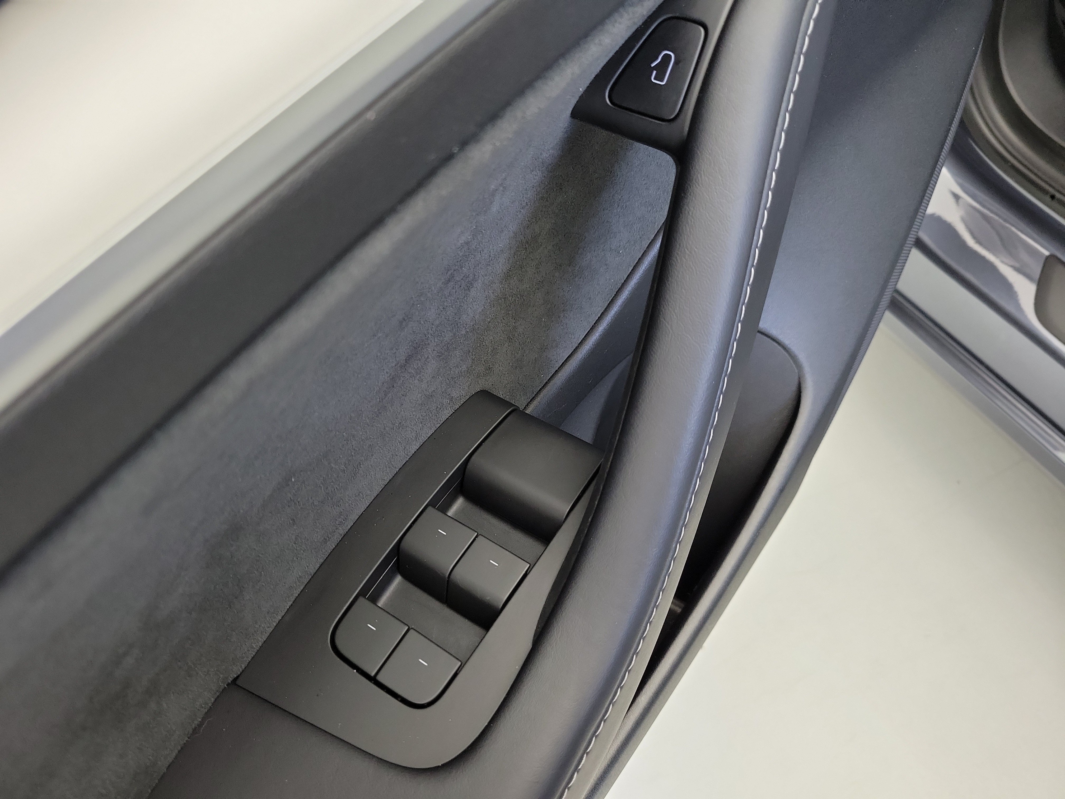 Used 2023  Tesla Performance image 22
