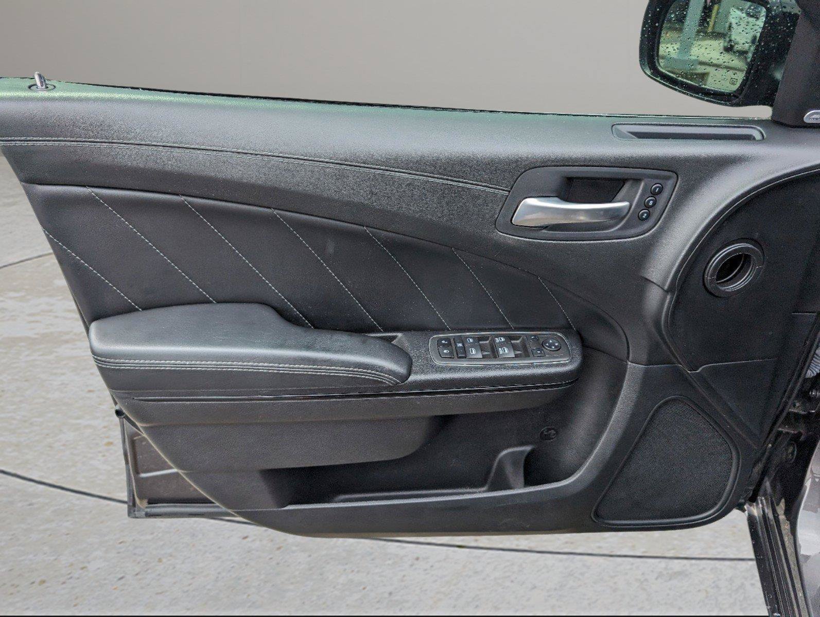 Used 2022 Granite Pearlcoat Dodge R/T image 12