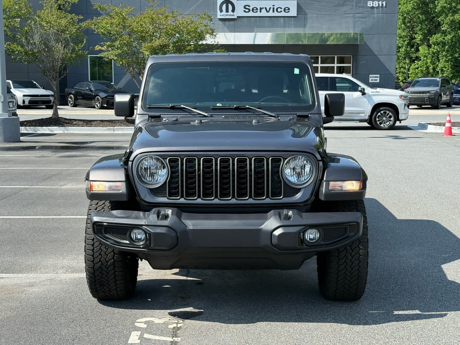 Used 2025 Granite Crystal Metallic Clearcoat Jeep Nighthawk image 8