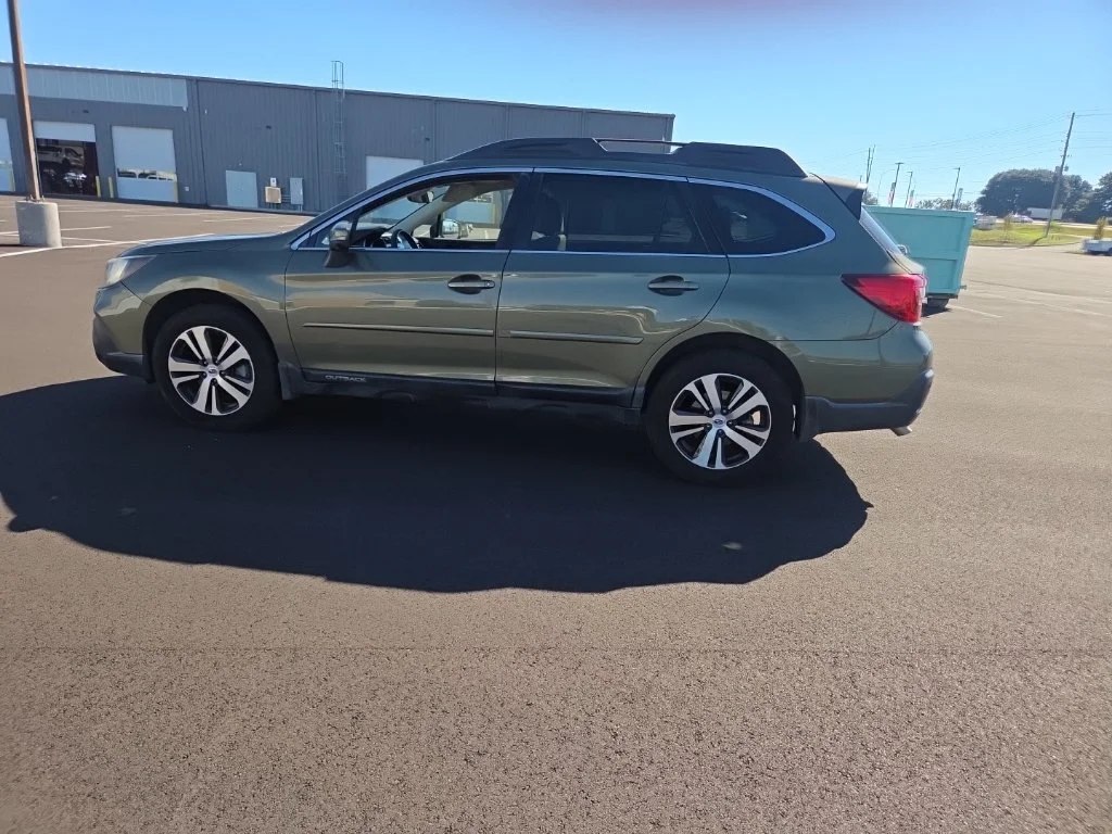 Used 2018 Green Subaru 2.5i image 7