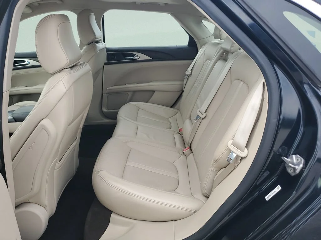 Used 2020 Blue Lincoln Reserve image 10