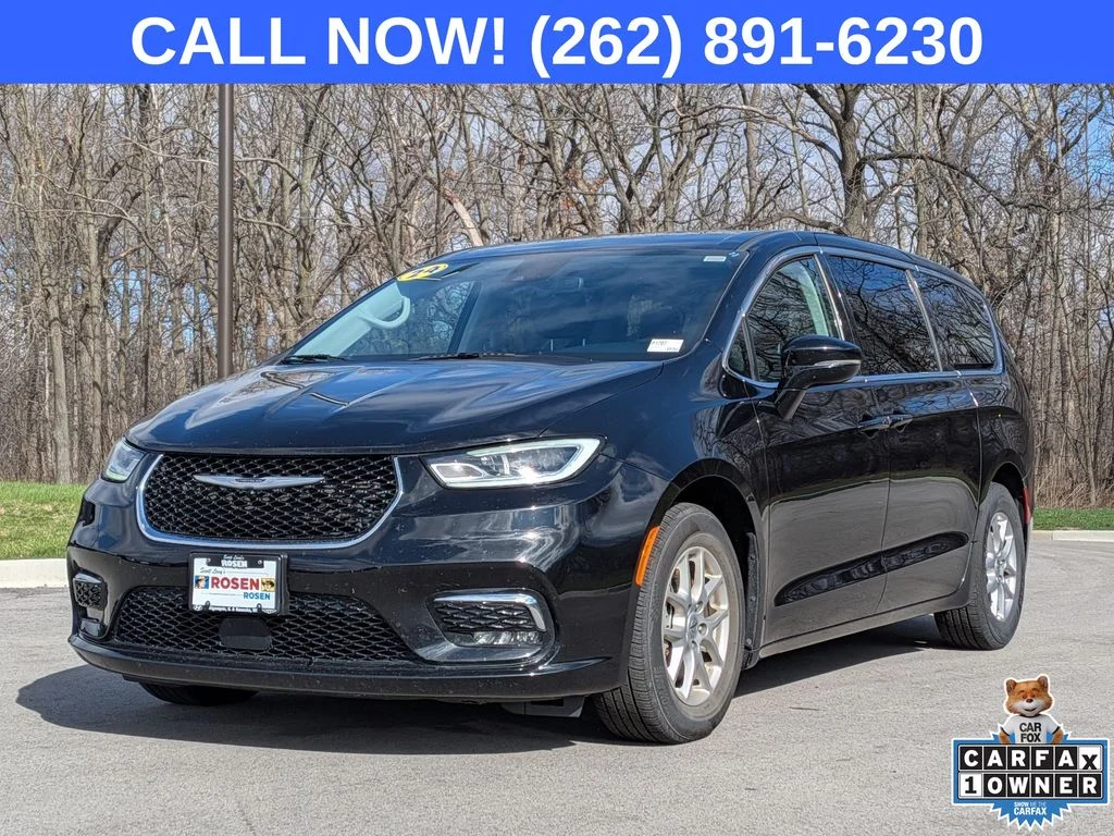 Used 2024 Black Chrysler Touring L image 3