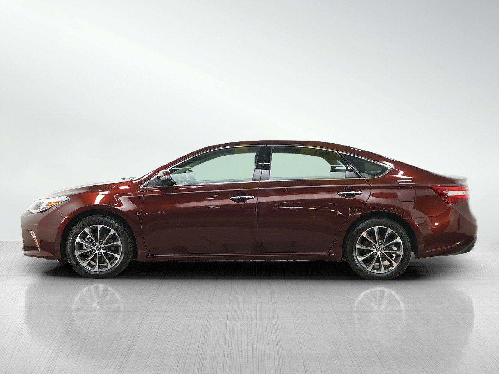 Used 2016 Toyota Avalon XLE Premium with VIN 4T1BD1EB1GU052488 for sale in Burnsville, Minnesota