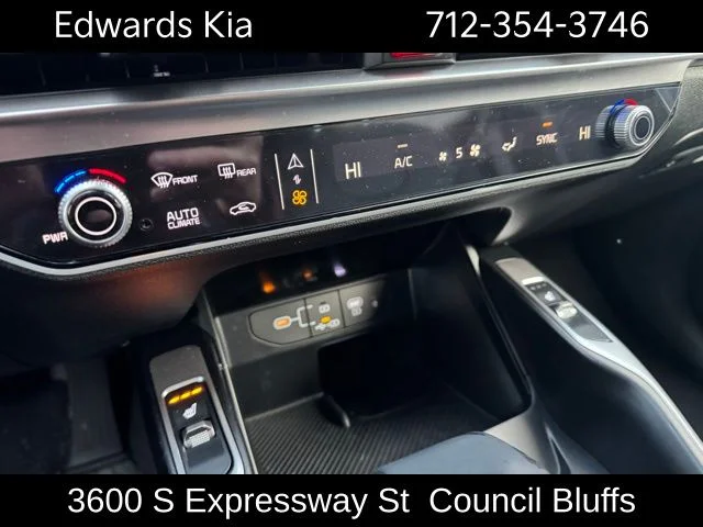 2025 Kia Sorento S - Photo 25