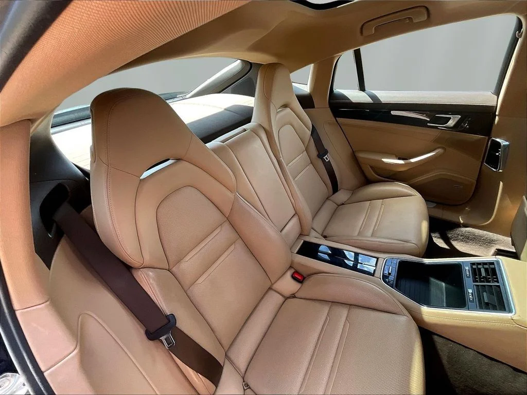Used 2020  Porsche 4S image 25