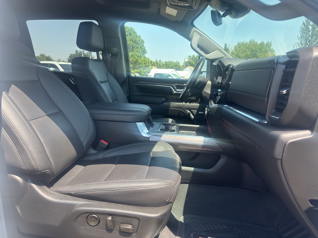 Used 2024 Summit White Chevrolet LTZ image 18