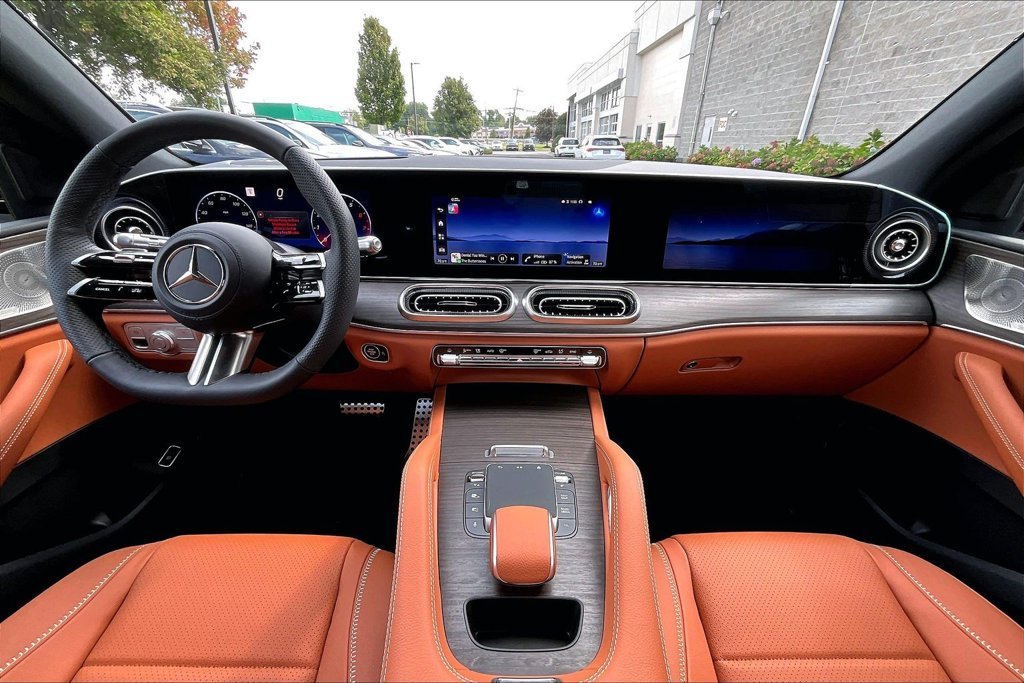 New 2027 MANUFAKTUR Moonlight White Metallic Mercedes-Benz GLE 450 image 5