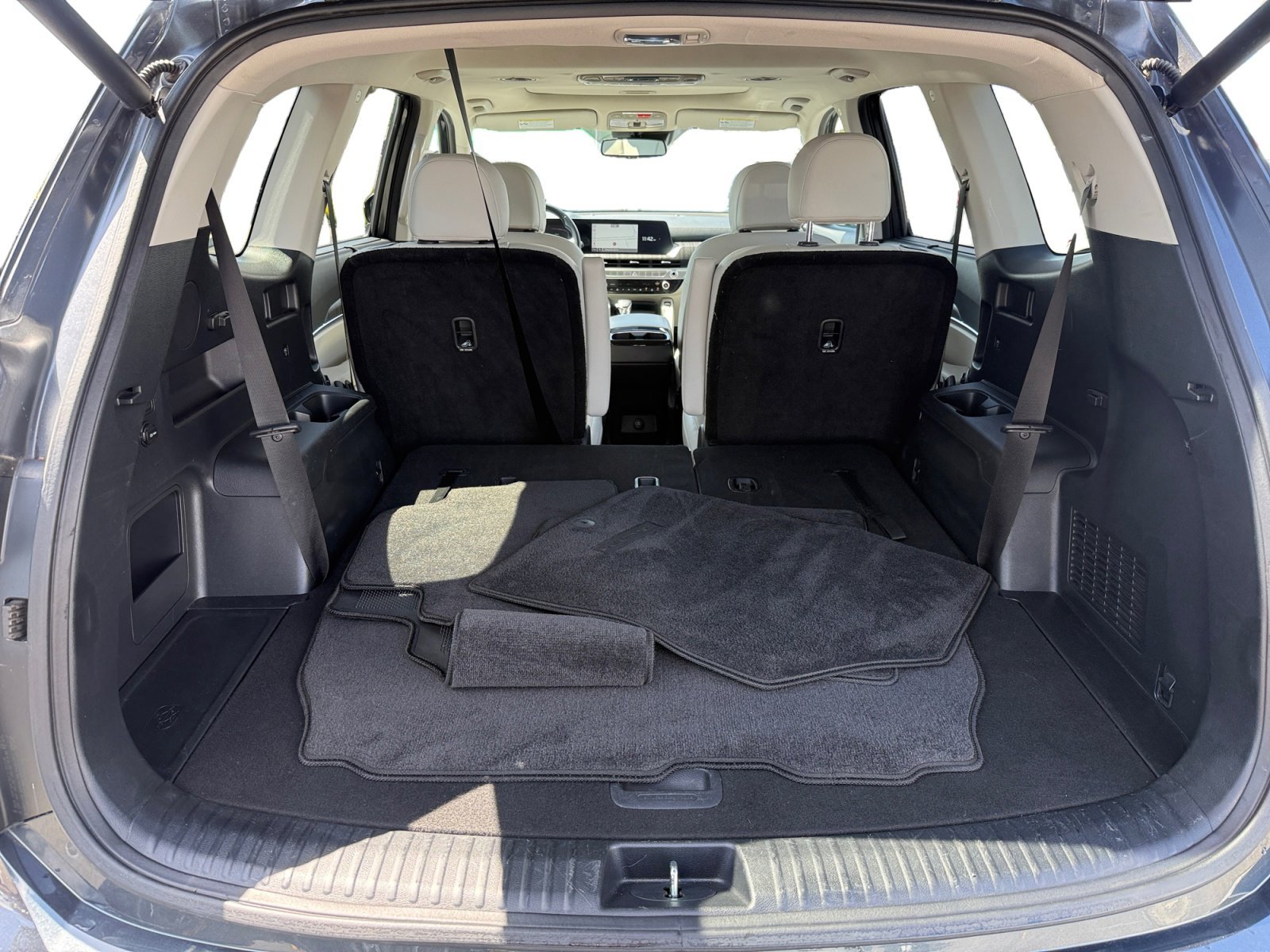 Used 2023 Gray Kia EX image 17
