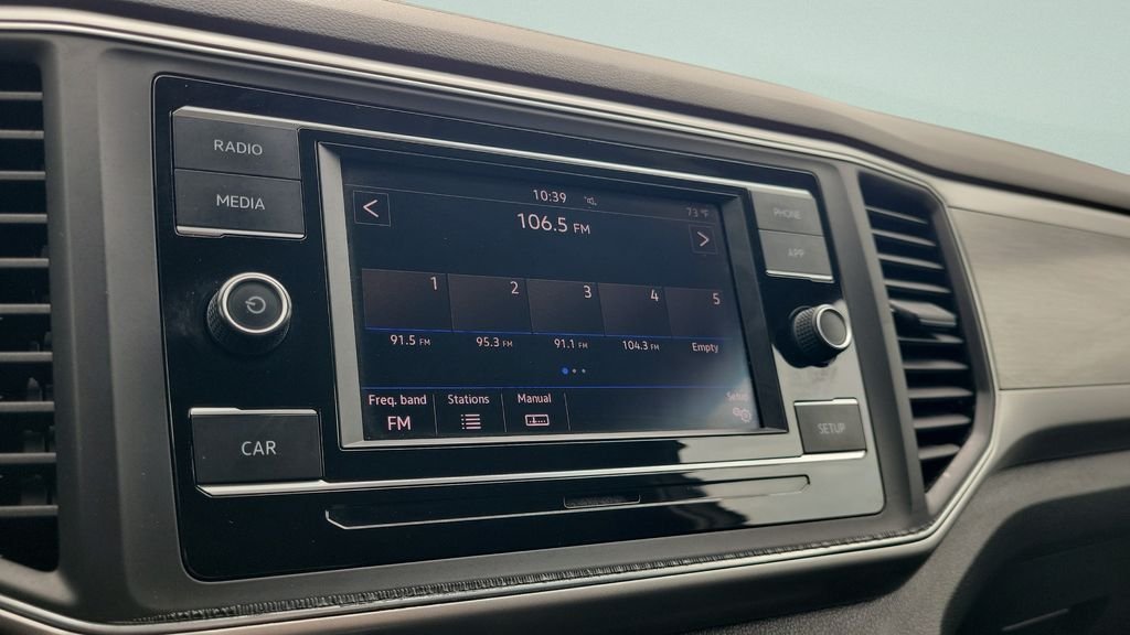Used 2018 White Volkswagen S image 17