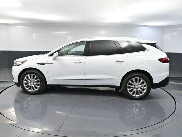 Used 2019 White Buick Essence image 9