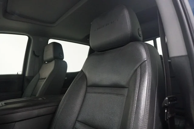 Used 2020 Dark Sky Metallic GMC Denali image 18